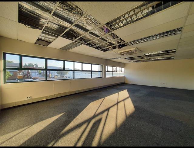1,230.10M² OFFICE TO LET IN HALFWAY HOUSE